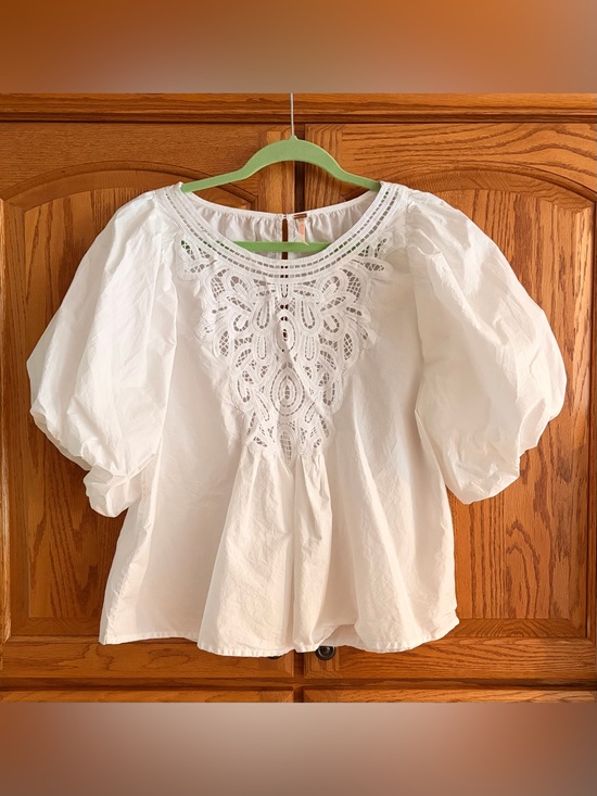 Free People Tops - Free People White Eyelet Crochet Puff-Sleeve Top